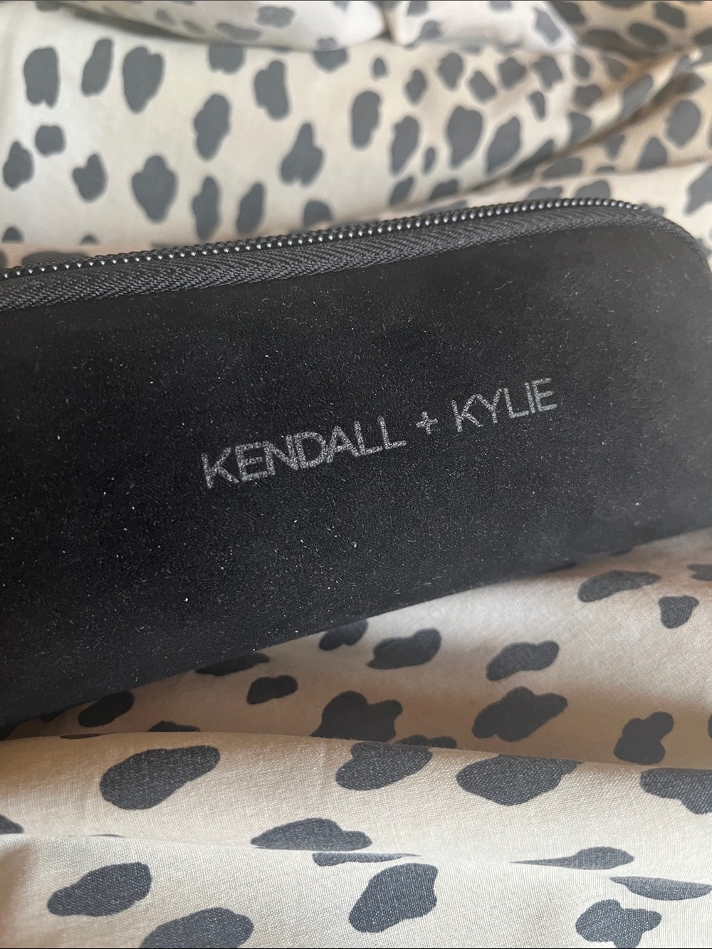 Kendall & Kylie Black Sleek Oversized Sunglasses - Picture 11 of 11